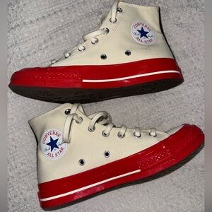 COMME DES GARÇONS PLAY
Off-White & Red Converse Edition Chuck 70 Sneakers